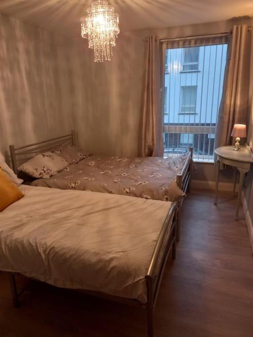 بلفاست Modern 2-Bedroom City Apartment With Free Parking المظهر الخارجي الصورة
