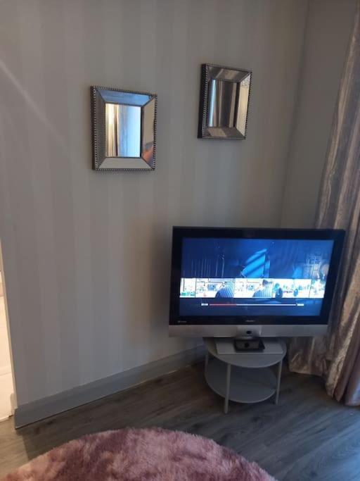 بلفاست Modern 2-Bedroom City Apartment With Free Parking المظهر الخارجي الصورة