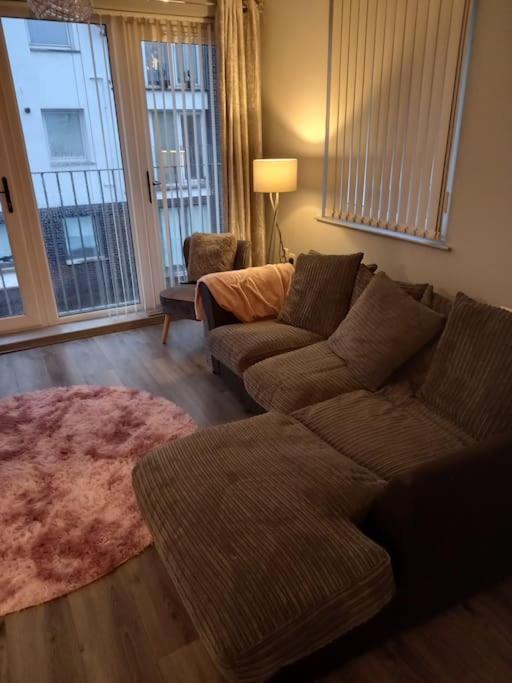 بلفاست Modern 2-Bedroom City Apartment With Free Parking المظهر الخارجي الصورة